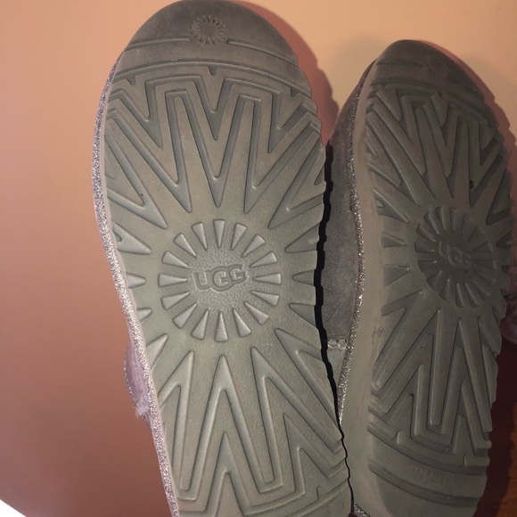 Grey sequence uggs ! - Picture 3 of 5
